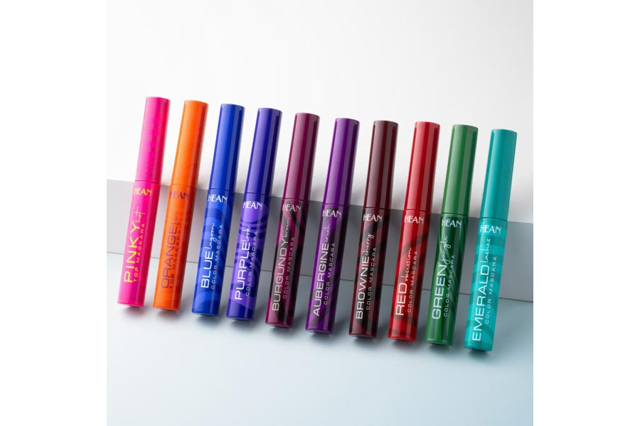 Кольорові туші для вій: як обрати та використати тренд у макіяжі