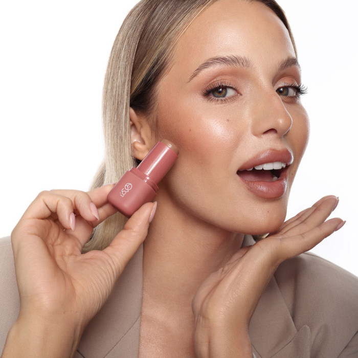 Кремовий бронзер LOVRO Bronzer Stick, 5 г (5903843265016)