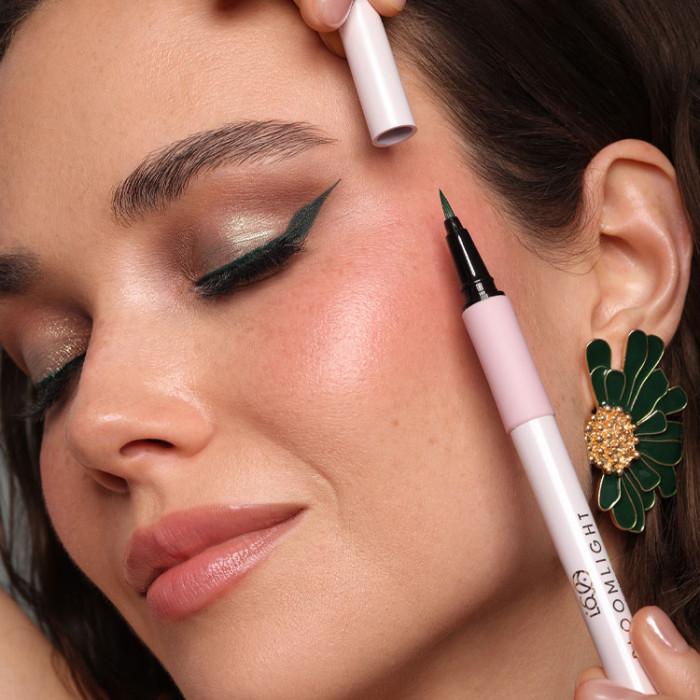 Рідка підводка для очей LOVRO Bloomlight Emerald, 0,6 г (5903843265818)